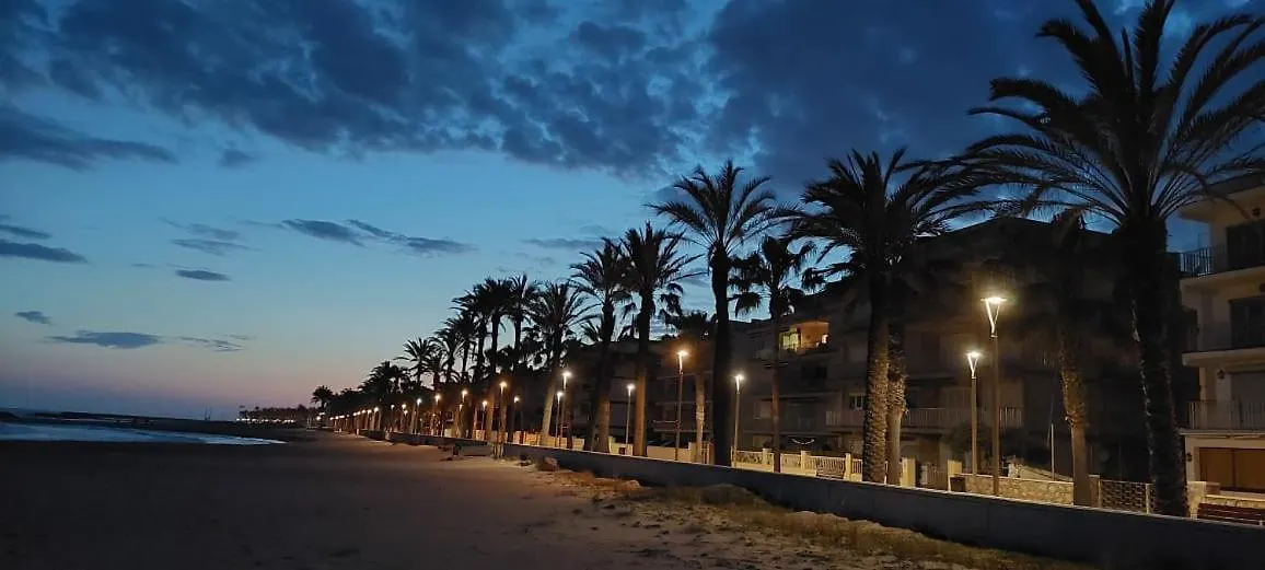 The Apartment Is Next To The Fine Sandy Beaches Vilanova i la Geltrú 0*,